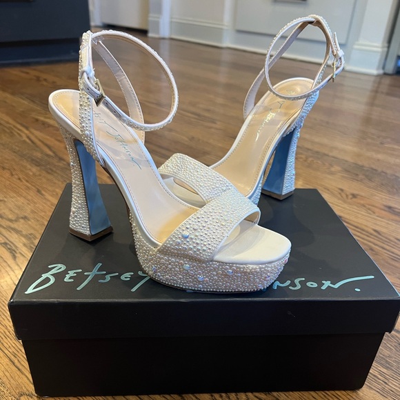 Betsey Johnson Beth Pearl Platform Heels - Picture 3 of 11